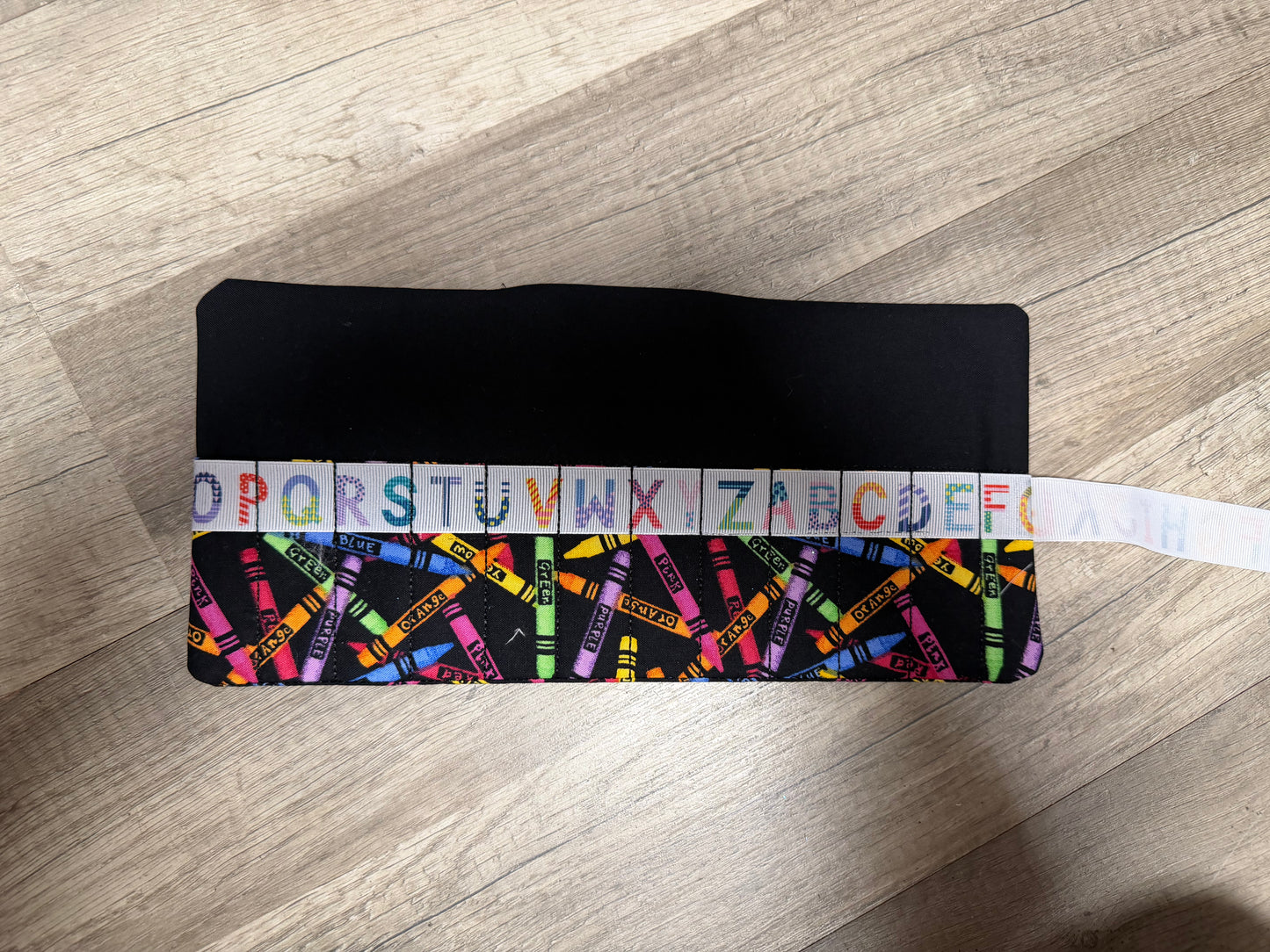 Crayon/ABC Crayon & Mini Marker Roll-Up Holder