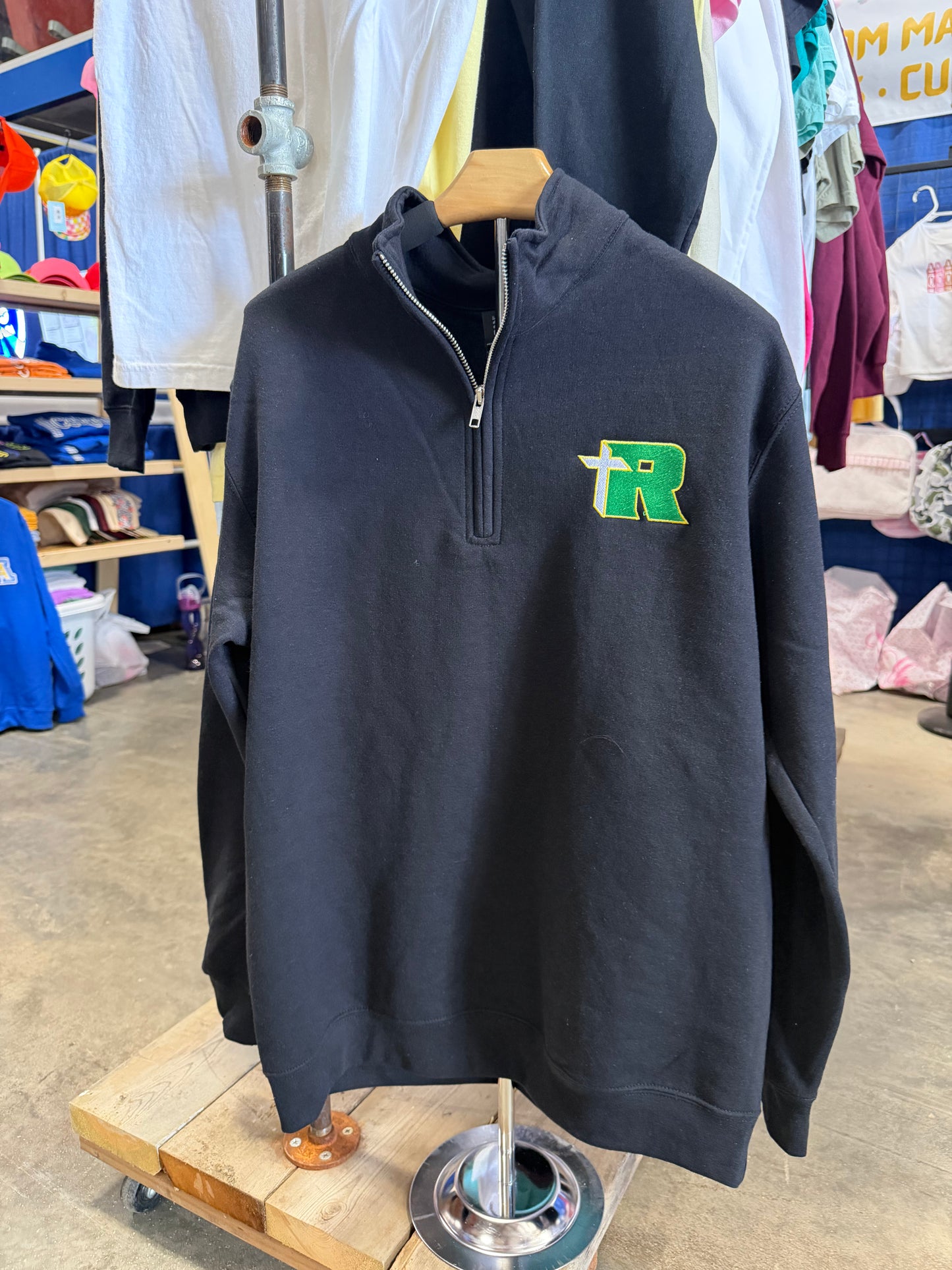 Roncalli Embroidered ¼ Zip