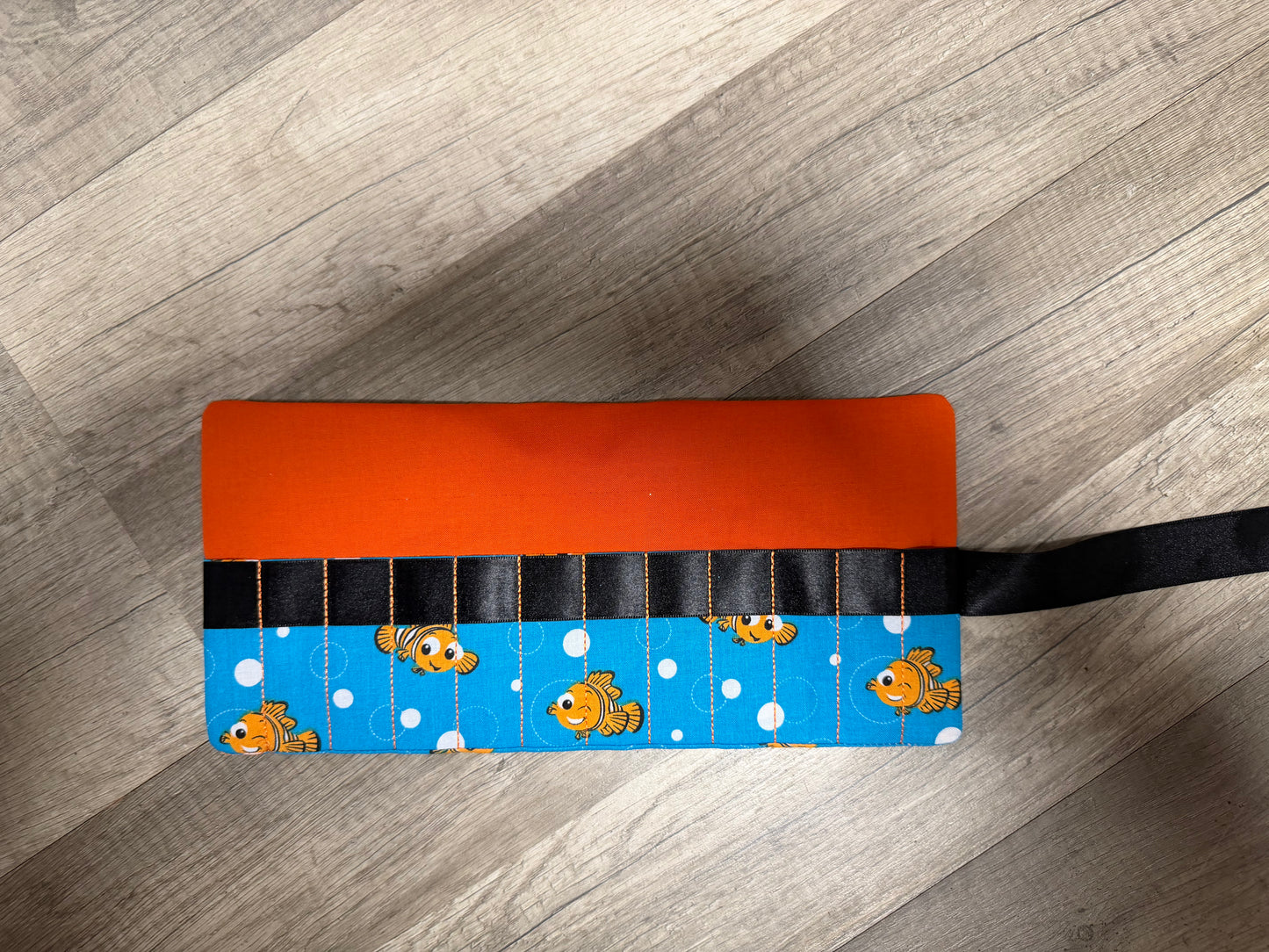 Finding Nemo Crayon & Mini Marker Roll-Up Holder