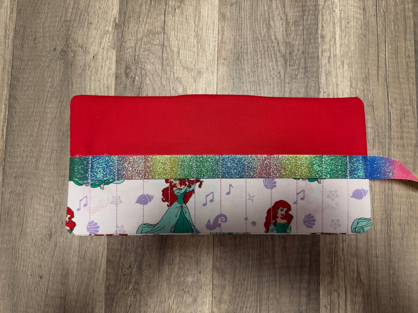 Ariel Crayon & Mini Marker Roll-Up Holder